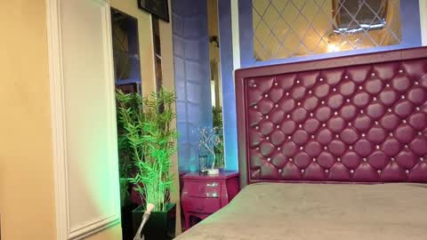 Nicolle online show from December 10, 6:33 am