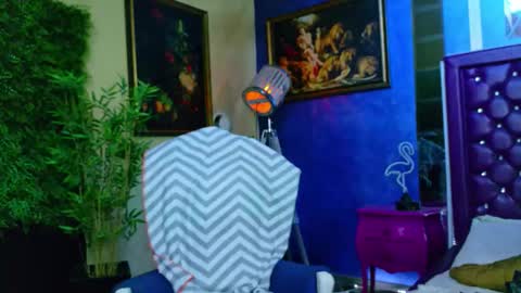 Nicolle online show from October 29, 8:16 am