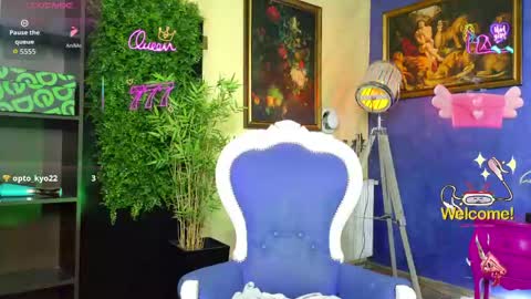 Snapshot of nicollepalmer chatting on May 13, 8:12 am Nicolle online show from May 13, 8:12 am