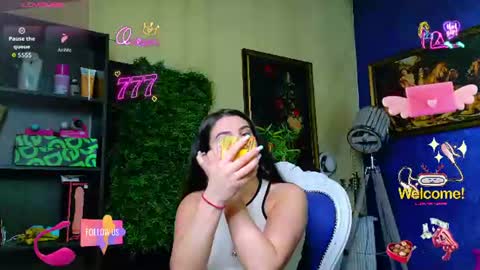 Snapshot of nicollepalmer chatting on July 23, 7:17 am Nicolle online show from July 23, 7:17 am