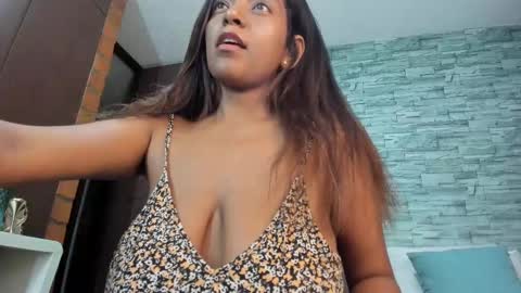 nicollesofia3 online show from February 10, 5:14 am