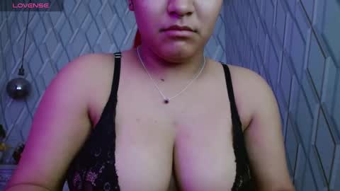 Nicolle Miley online show from February 24, 3:23 am