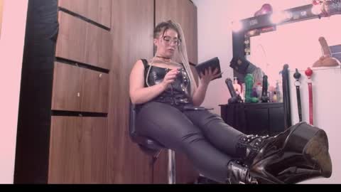 Snapshot of nicolmiss chatting on May 15, 11:12 pm nicolmiss online show from May 15, 11:12 pm