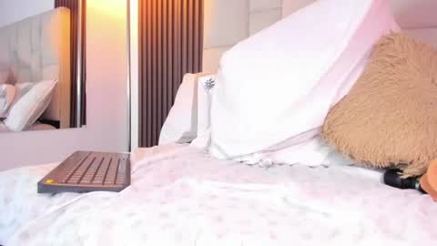 Snapshot of nicolqueen_ chatting on July 6, 3:03 pm NICOL online show from July 6, 3:03 pm