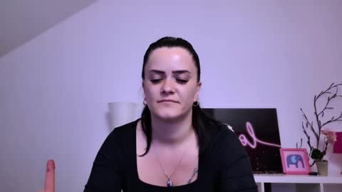 Nicol Sparkle online show from April 24, 7:22 am