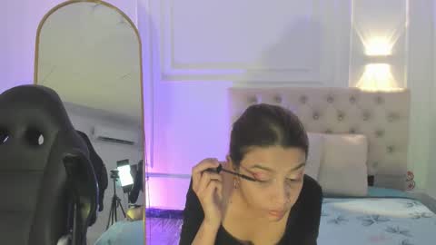 Nicol online show from February 18, 9:44 pm