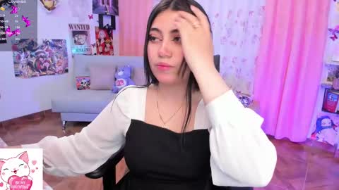 Snapshot of nidrii_07 chatting on February 15, 7:06 am      900   300   online show from February 15, 7:06 am