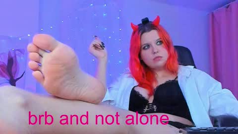 Snapshot of nielletablossom chatting on February 14, 8:15 pm Nellie online show from February 14, 8:15 pm