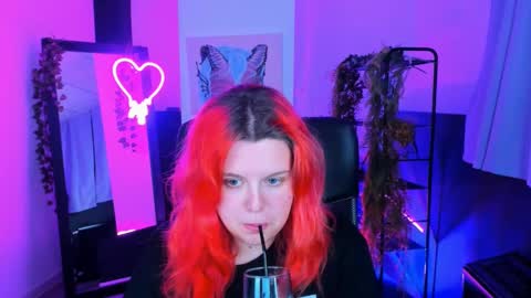 Snapshot of nielletablossom chatting on February 17, 5:14 am Nellie online show from February 17, 5:14 am