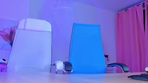 Snapshot of nielletablossom chatting on February 28, 5:26 am Nellie online show from February 28, 5:26 am