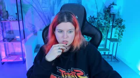 Snapshot of nielletablossom chatting on March 7, 5:08 am Nellie online show from March 7, 5:08 am