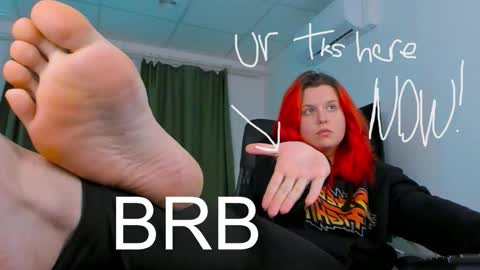 Snapshot of nielletablossom chatting on October 4, 1:14 am Nellie online show from October 4, 1:14 am