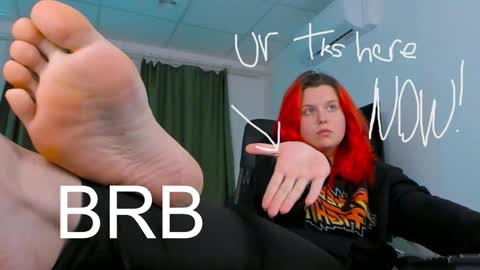 Snapshot of nielletablossom chatting on October 6, 2:09 am Nellie online show from October 6, 2:09 am