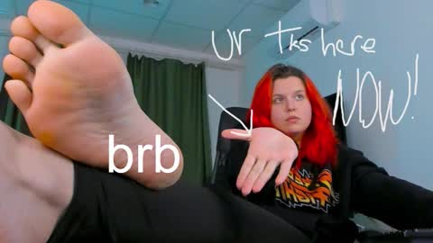 Snapshot of nielletablossom chatting on October 9, 2:09 am Nellie online show from October 9, 2:09 am