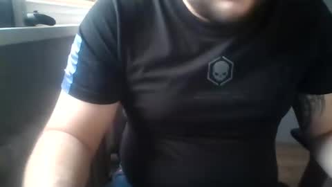 Snapshot of niewidoczny26 chatting on January 3, 12:30 pm Niewidoczny online show from January 3, 12:30 pm