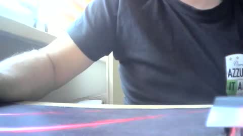 Snapshot of niewidoczny26 chatting on March 8, 7:27 am Niewidoczny online show from March 8, 7:27 am