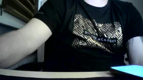 Snapshot of niewidoczny26 chatting on March 8, 5:33 pm Niewidoczny online show from March 8, 5:33 pm