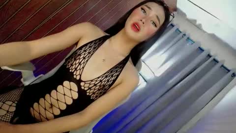 Snapshot of night_crystal1111 chatting on May 7, 7:52 pm night_crystal1111 online show from May 7, 7:52 pm
