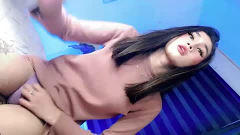Snapshot of night_crystal1111 chatting on July 13, 7:27 pm night_crystal1111 online show from July 13, 7:27 pm