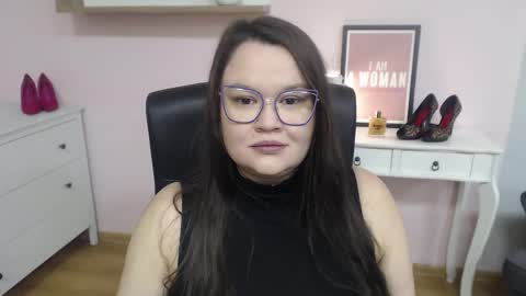 Holly online show from February 12, 6:08 am