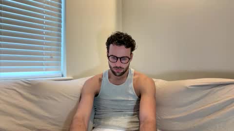 Snapshot of nightvyre chatting on February 21, 3:57 pm nightvyre online show from February 21, 3:57 pm