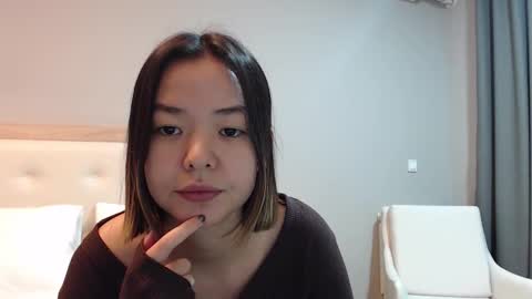 Niia online show from March 4, 9:43 pm