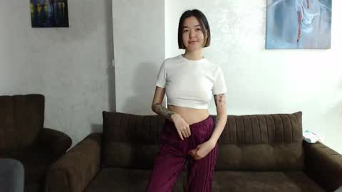 Niia online show from March 8, 10:46 pm