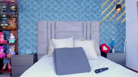 Snapshot of niiamoore_ chatting on May 2, 3:50 pm NiiaMoore online show from May 2, 3:50 pm