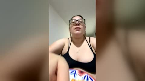 Snapshot of niickyjones chatting on May 21, 4:25 pm Anni online show from May 21, 4:25 pm