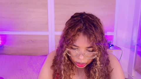 Snapshot of niickypurple chatting on May 30, 2:58 pm Call me Nicky online show from May 30, 2:58 pm