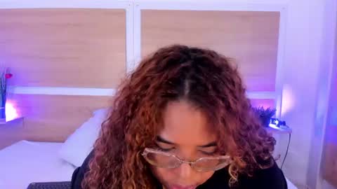 Snapshot of niickypurple chatting on June 19, 7:17 pm Call me Nicky online show from June 19, 7:17 pm