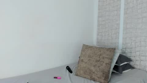 Niicole online show from November 6, 4:19 pm