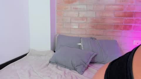 Snapshot of niicole_steele chatting on May 26, 1:01 am Niicole online show from May 26, 1:01 am