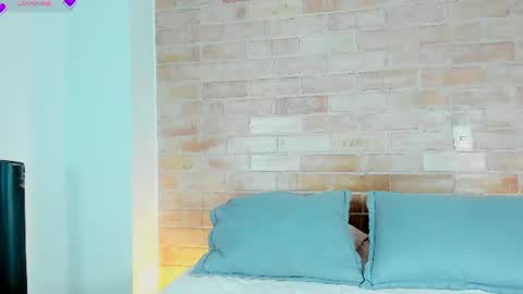 Snapshot of niicole_steele chatting on June 11, 1:05 am Niicole online show from June 11, 1:05 am