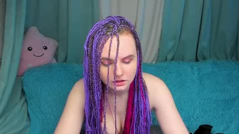 Snapshot of niiik_miiiki chatting on April 6, 10:49 am niiik_miiiki online show from April 6, 10:49 am