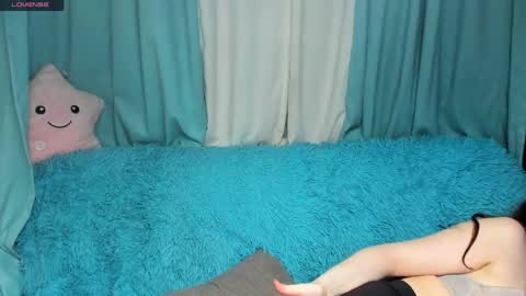 Snapshot of niiik_miiiki chatting on May 26, 1:51 pm niiik_miiiki online show from May 26, 1:51 pm