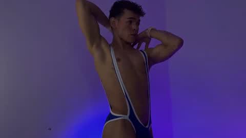 Snapshot of nijinsky_latinboy chatting on June 12, 11:09 am Nijinsky online show from June 12, 11:09 am