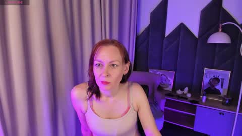 Snapshot of nika_gentle chatting on June 6, 5:45 am Nika online show from June 6, 5:45 am