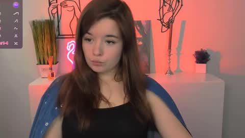 Snapshot of nika_still chatting on October 25, 10:23 am Little Angel online show from October 25, 10:23 am