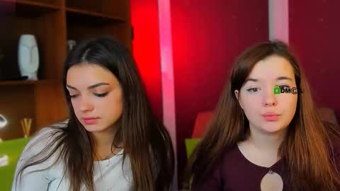 Snapshot of nika_still chatting on November 16, 9:59 am Little Angel online show from November 16, 9:59 am