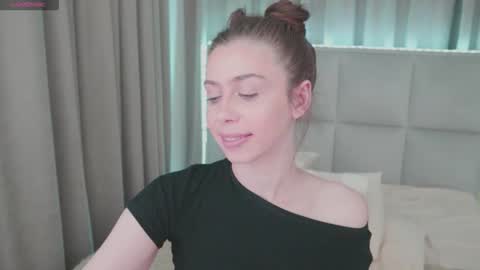 Snapshot of nikaletta chatting on May 15, 11:56 pm Nika online show from May 15, 11:56 pm