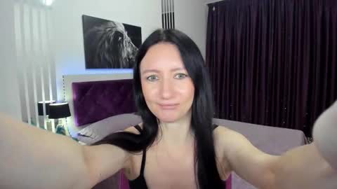 Snapshot of nikalewis chatting on November 24, 10:37 am NikaLewis online show from November 24, 10:37 am