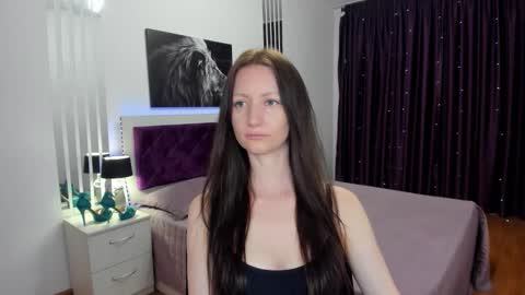 Snapshot of nikalewis chatting on June 1, 9:44 am NikaLewis online show from June 1, 9:44 am
