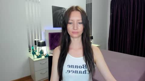Snapshot of nikalewis chatting on June 13, 4:43 am NikaLewis online show from June 13, 4:43 am