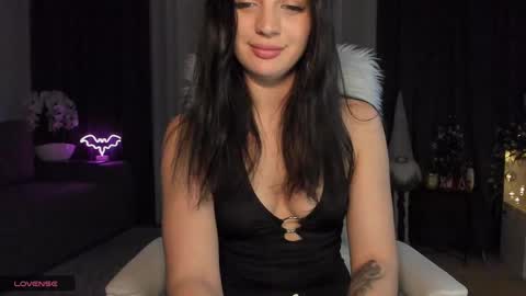 Snapshot of nikamioo chatting on January 6, 7:35 pm Nika online show from January 6, 7:35 pm