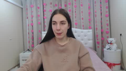 nikastarkk online show from February 6, 7:39 pm