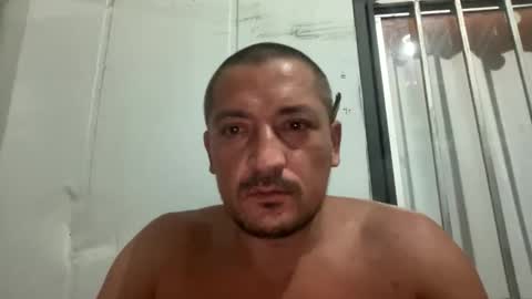 Snapshot of nikaulas chatting on April 26, 4:10 am Nasty Couple online show from April 26, 4:10 am