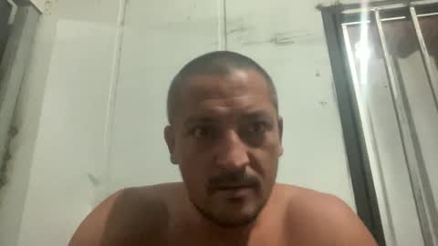 Snapshot of nikaulas chatting on April 27, 4:21 am Nasty Couple online show from April 27, 4:21 am