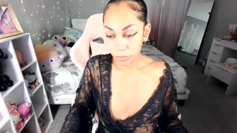 Snapshot of nikayasworld chatting on August 1, 2:44 am nikayasworld online show from August 1, 2:44 am