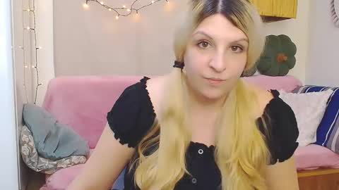 Snapshot of niki_leex chatting on March 8, 11:58 am niki_leex online show from March 8, 11:58 am